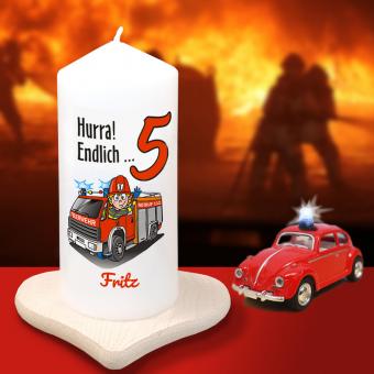 Personalisierte Kerze mit Feuerwehrauto, Alter und Namen bedruckt 